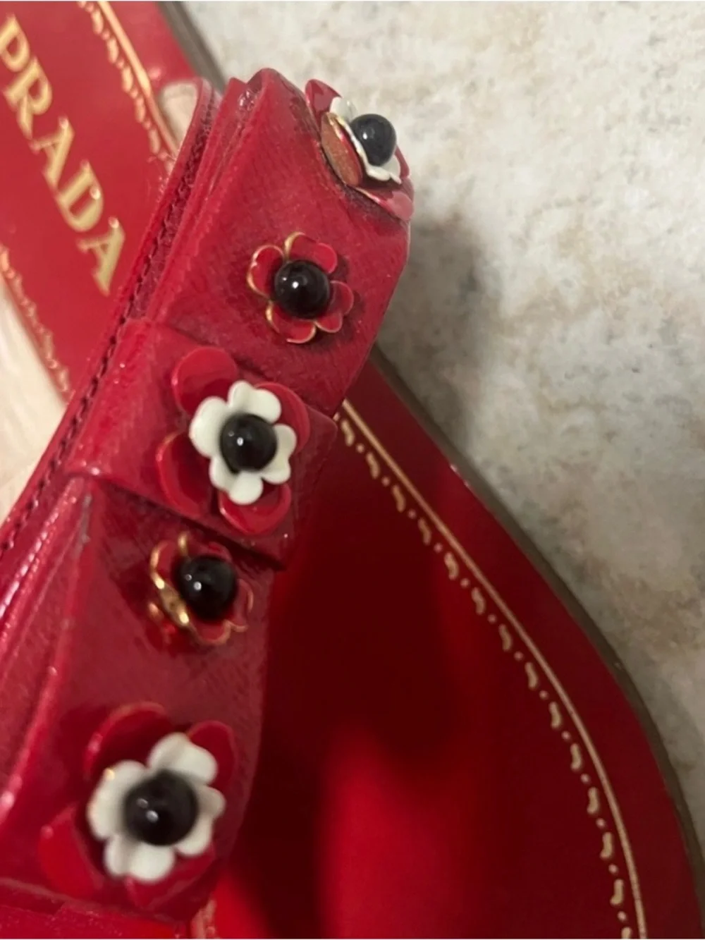 Prada Red Leather Bow Thong Sandals with Gold Logo - Picture 4 of 6